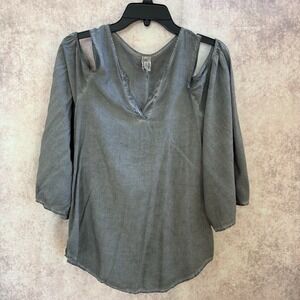 XCVI Women's Medium Cold Shoulder Wide long Sleeve V-Neck Rayon tunic Top